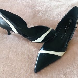 Pointed Kitten Heels